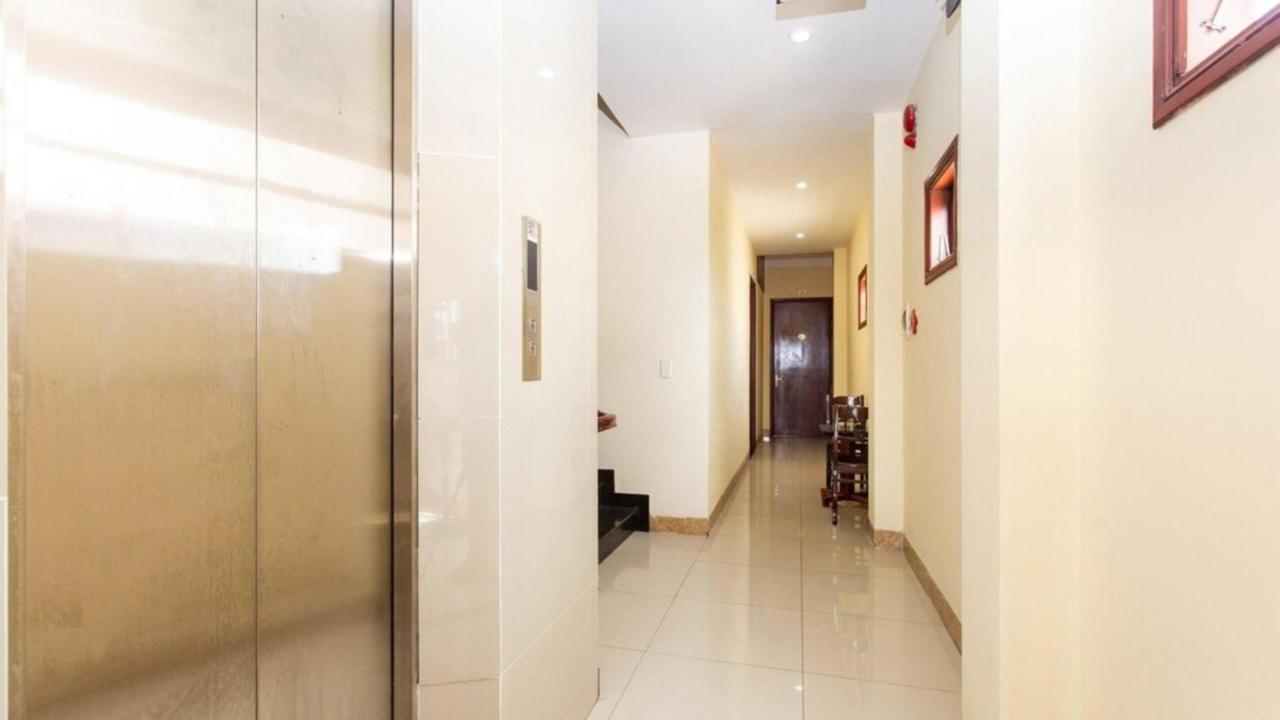 Phuong Hong Hotel 2*